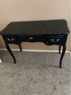 Vanity / Table
