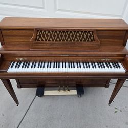 Baldwin 2011 Console Piano