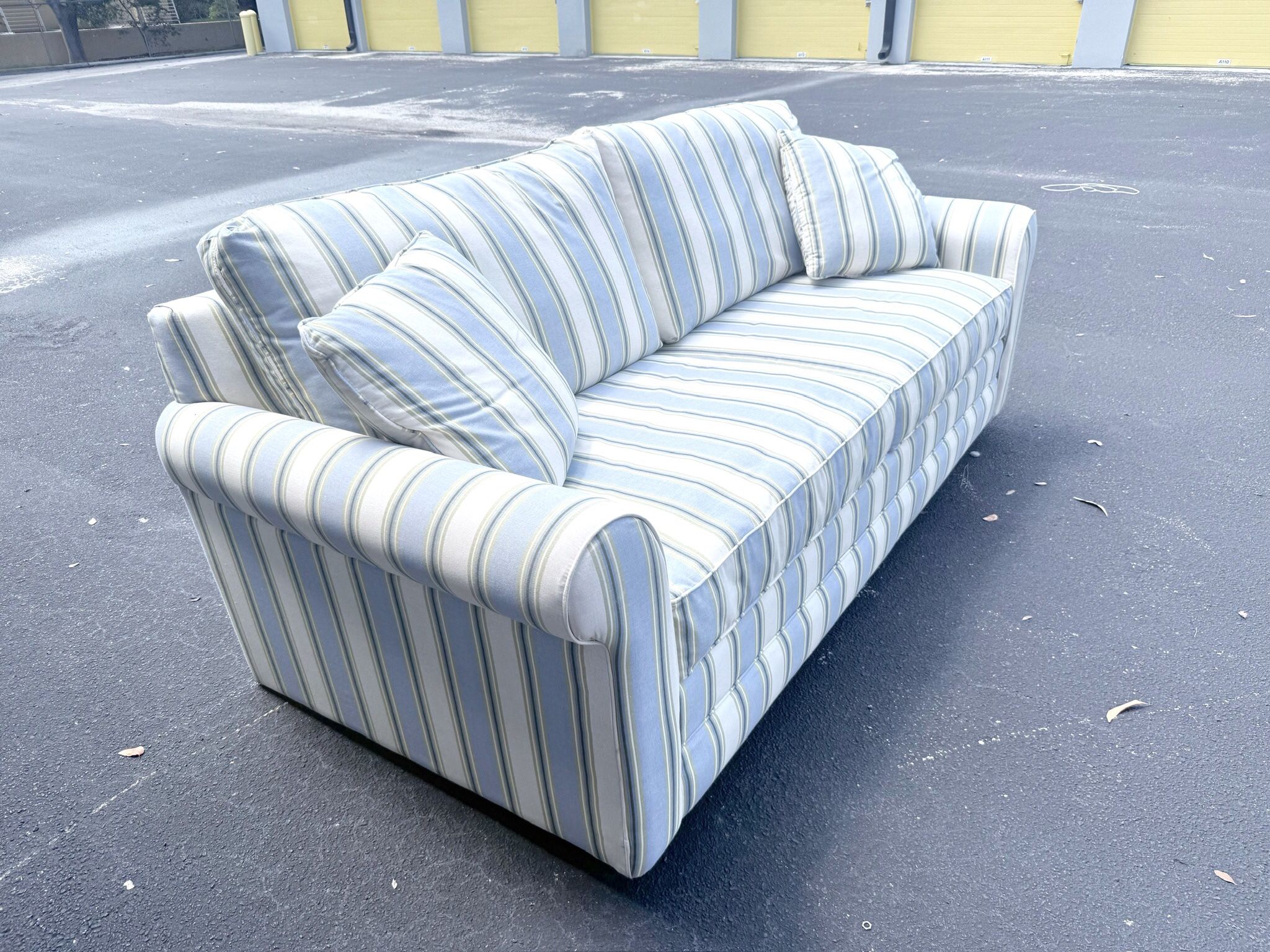 Stunning High End Robb & Stucky Coastal Queen Sleeper Sofa (Mattress Never Used)
