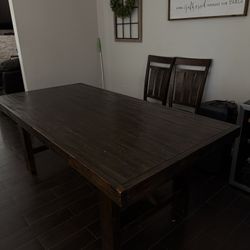 Dinning Table 