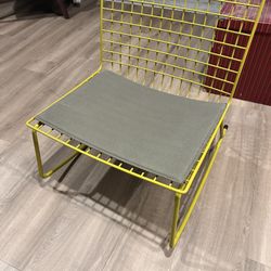Modern wire-frame lounge chair