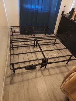 Queen bed with frame and foam matress