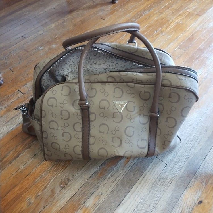 New guess tote bag never been used $10 bucks 