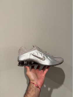 Nike Shox R4 - Men’s Size 10.5 - NEW