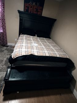 Queen Size Bed