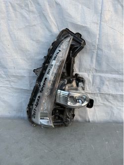 2017 2018 2019 2020 2021 2022 TOYOTA PRIUS PRIME RIGHT SIDE FOG LIGHT DRL OEM USED