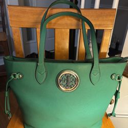 Green Handbag In Great Condition 