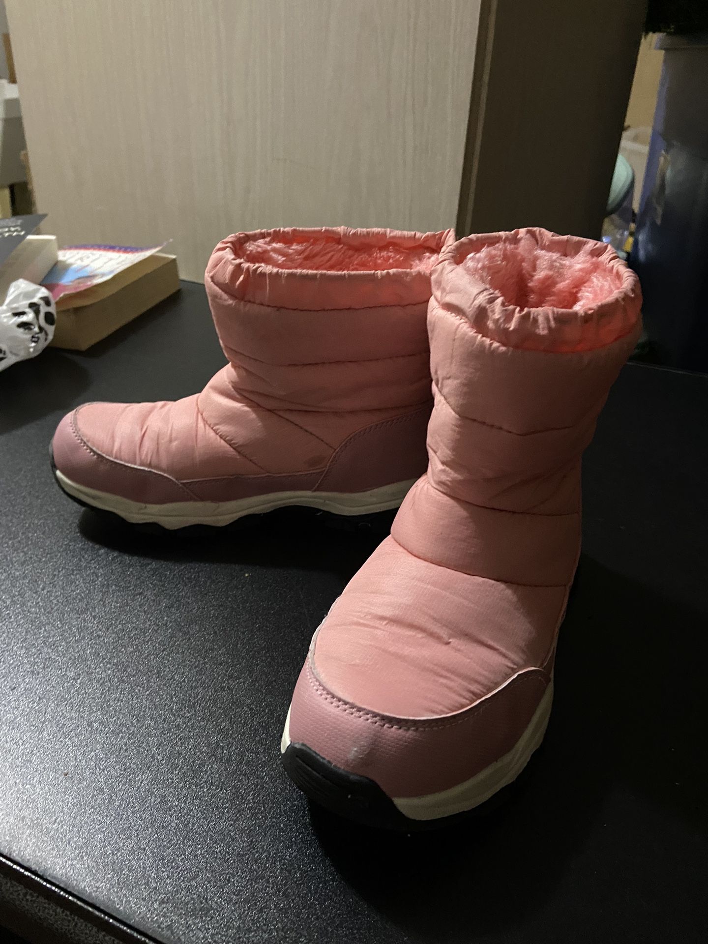 Girls Snow Boots Size 2