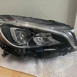 2016-2019 Mercedes Benz CLA Right Headlight 
