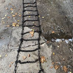 9 1/2 Foot Heavy Duty Chain Ladder Or Military Tire Chain