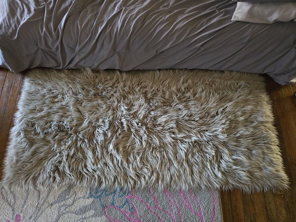 Non Slip Faux Sheepskin Rug