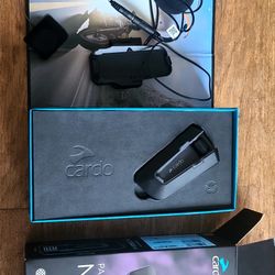 Like New Cardo Packtalk (Original) - DMC/Bluetooth Headset - Complete in Box
