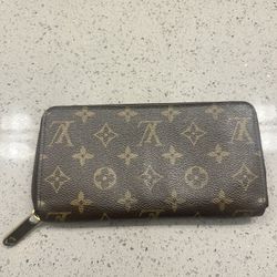 Louis Vuitton Zippy Wallet