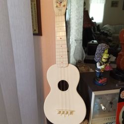 Play Tune Ukulele