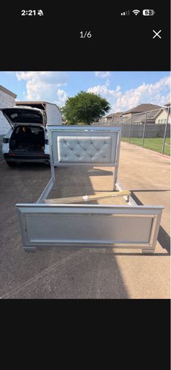 Bed frame queen size