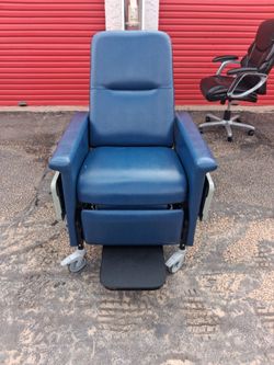 Champion infusion chair