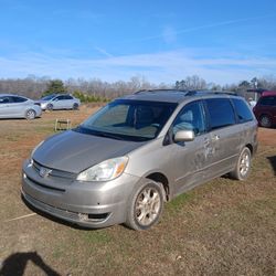4WD 2004 Toyota Sienna XLE 3.3L V6