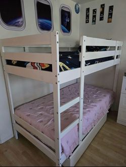 Bunk bed