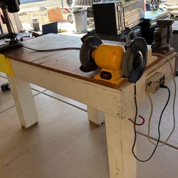 Workbench With Accessories 