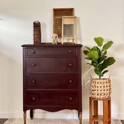 Vintage 4-drawer Dresser 