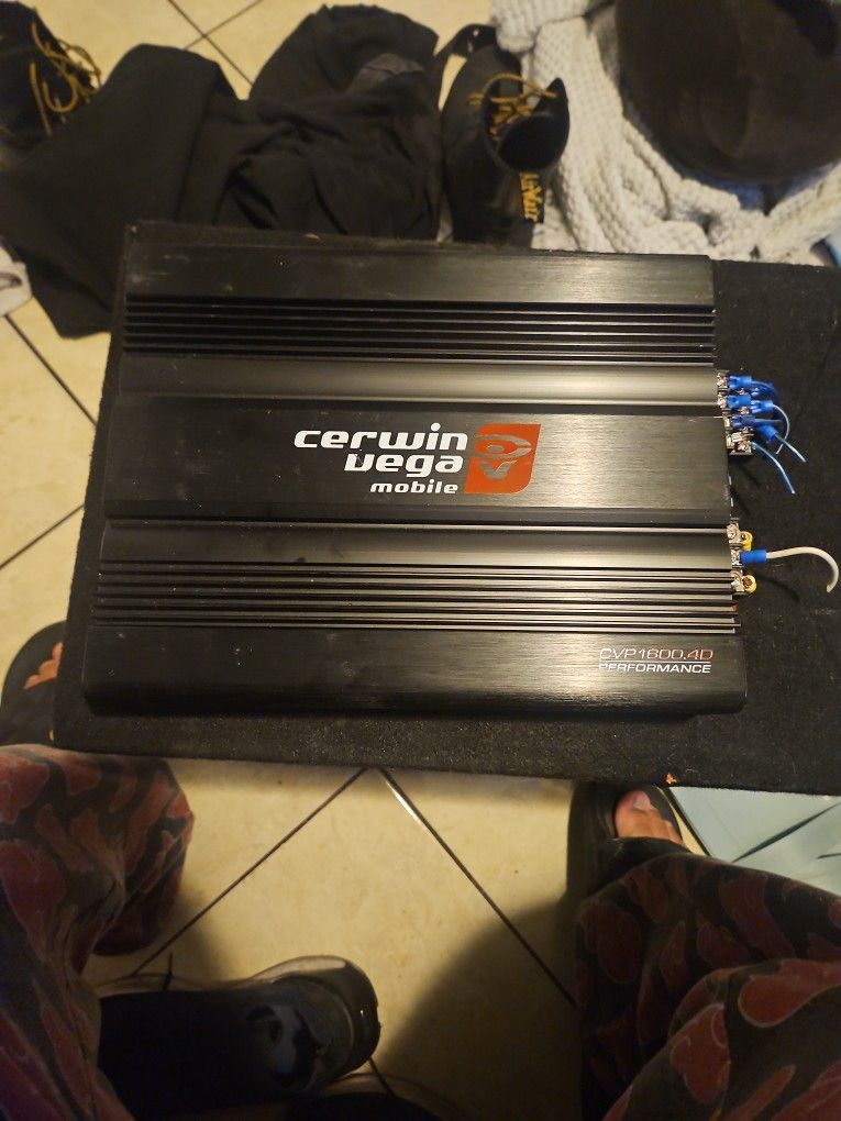 Cerwin Vega Speker Amp