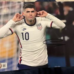 Christian Pulisic Signed 8x10 - Beckett Authenticated