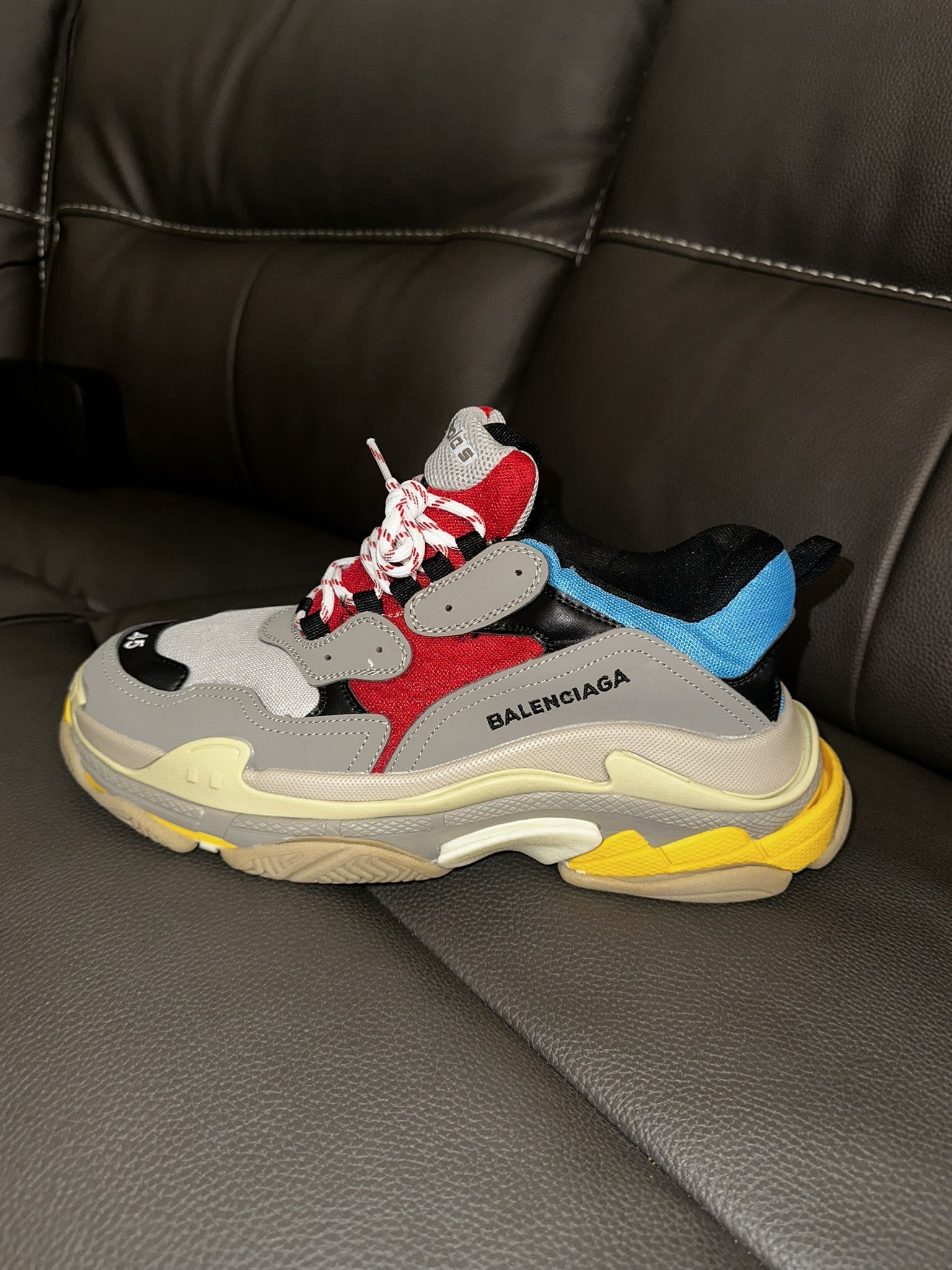 BALENCIAGA Triple S