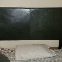 Full Size Bed 