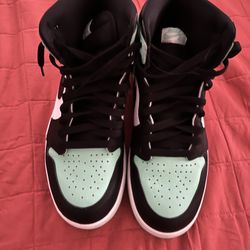 Nike Air Jordan 1 Retro High OG Green Glow