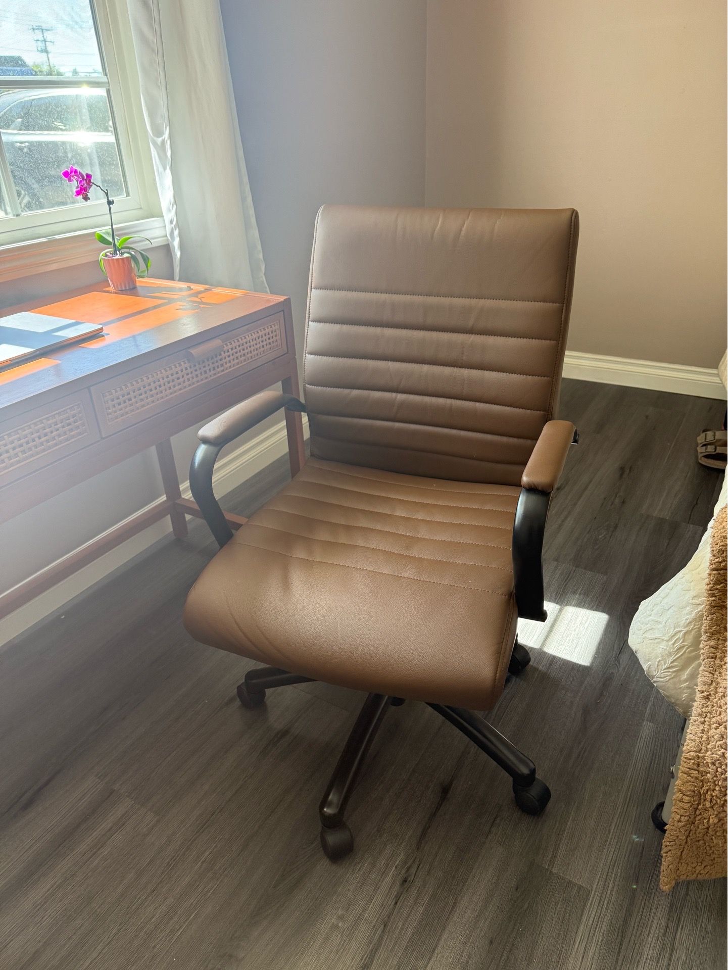 Realspace Modern Comfort Winsley Bonded Leather Mid Back Manager Office Chair