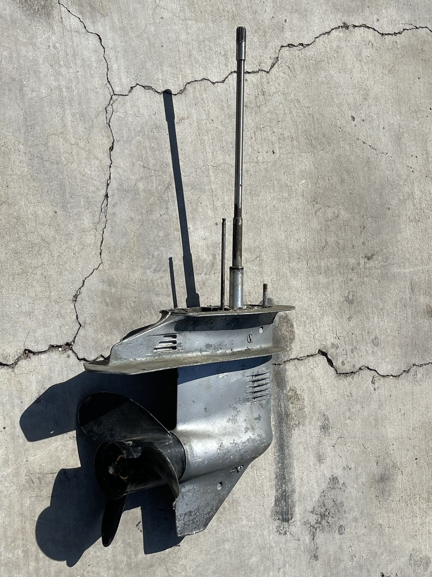 Johnson Evinrude Omc 25 Hp/35 Hp Outboard Lower Units