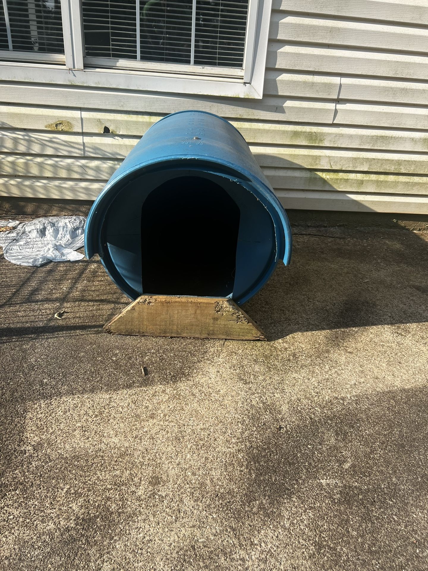 55 Gallon Barrel Dog House