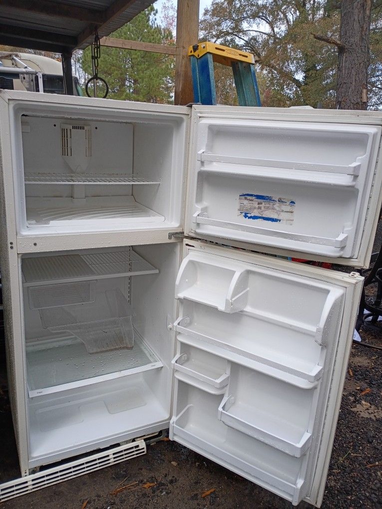 Clean Whirlpool Refrigerator