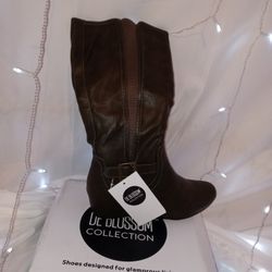 Hidden Wedge Boots Sz 9