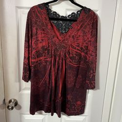 Women’s Size 2X Tunic Length top with 3/4 length sleeves.  Preowned good condition.  Brand Apt. 9.  Made of 94% Polyester and 6% Spandex.  Smoke free 