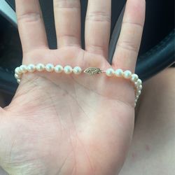 Authentic Pearls 14 karat gold clip