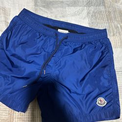 MONCLER SHORTS SIZE M 