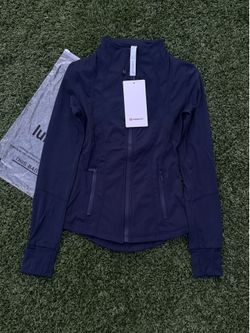 Navy blue lululemon define jacket sizes 2/4/6/8