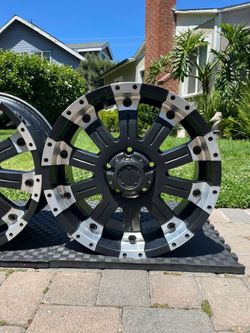 5 lug nut rims / rines de 5 birlos ( 5x150) Sinze: 20”