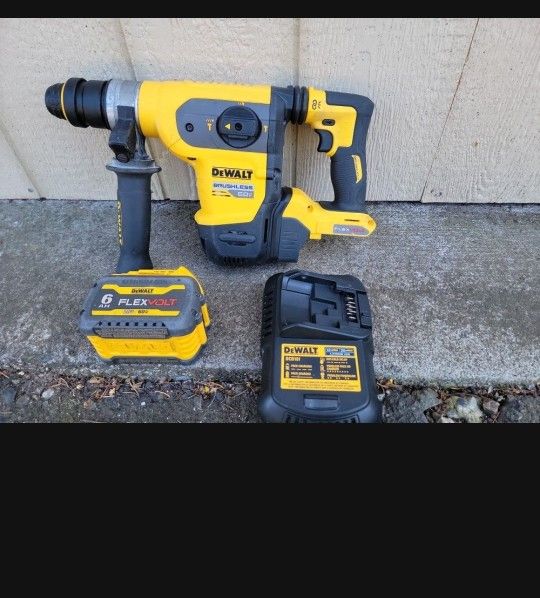 DEWALT DCH416 60V MAX* 1-1/4" Brushless SDS PLUS Rotary Hammer with 60v 6ah battery and charger perfect condition