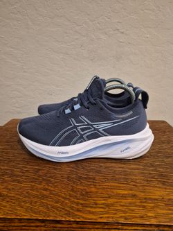 ASICS Gel-Nimbus 26 Athletic Running Shoes 
Women's Size US 7