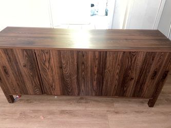 Entertainment center