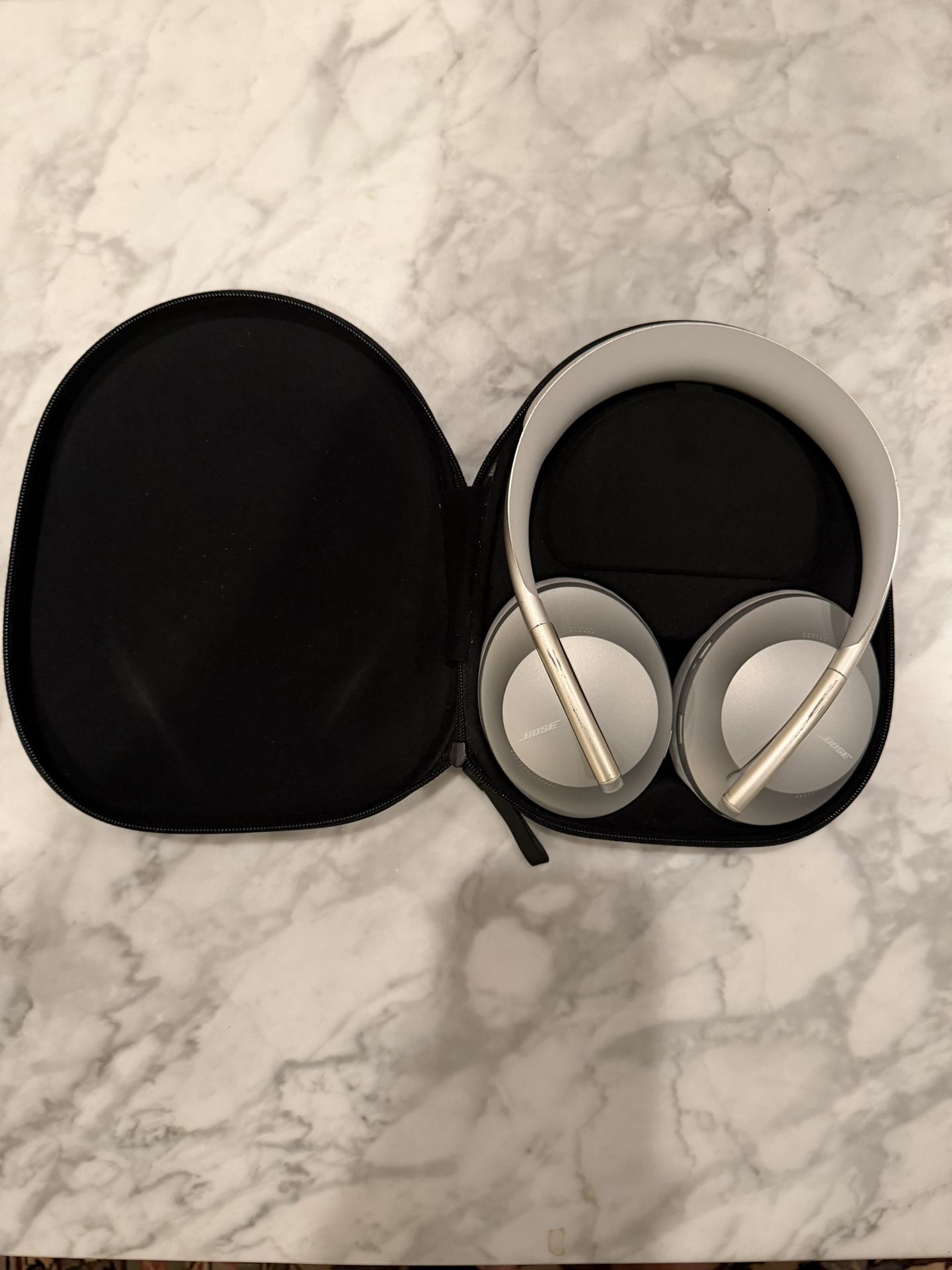 Bose Noise Cancelling Wireless Headphones NC700 HP