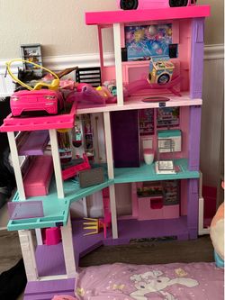 Barbie Dream House w/Corvette
