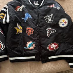 NFL Bomber Jacket Never Worn Size XL 35$ 