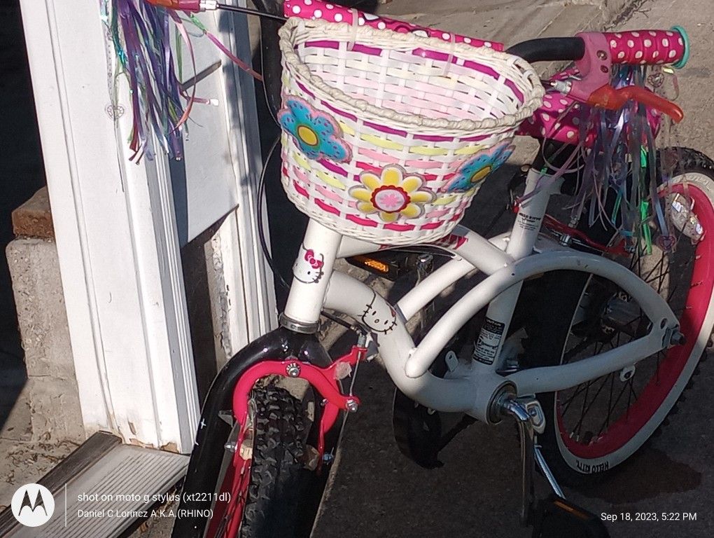 Hello Kitty Girls Bike