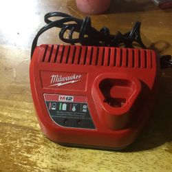 Milwaukee, M 12 battery charger