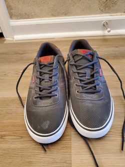 LEVI'S SNEAKERS