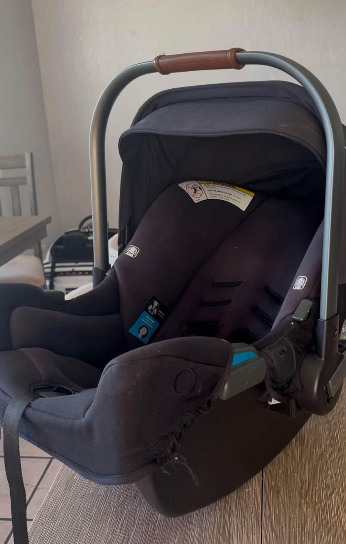 Nuna Infant Car seat