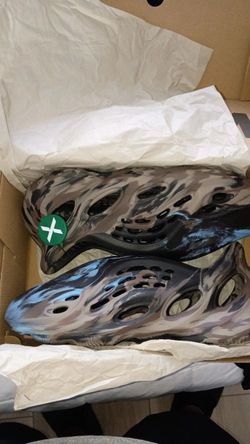 Yeezy foam runners